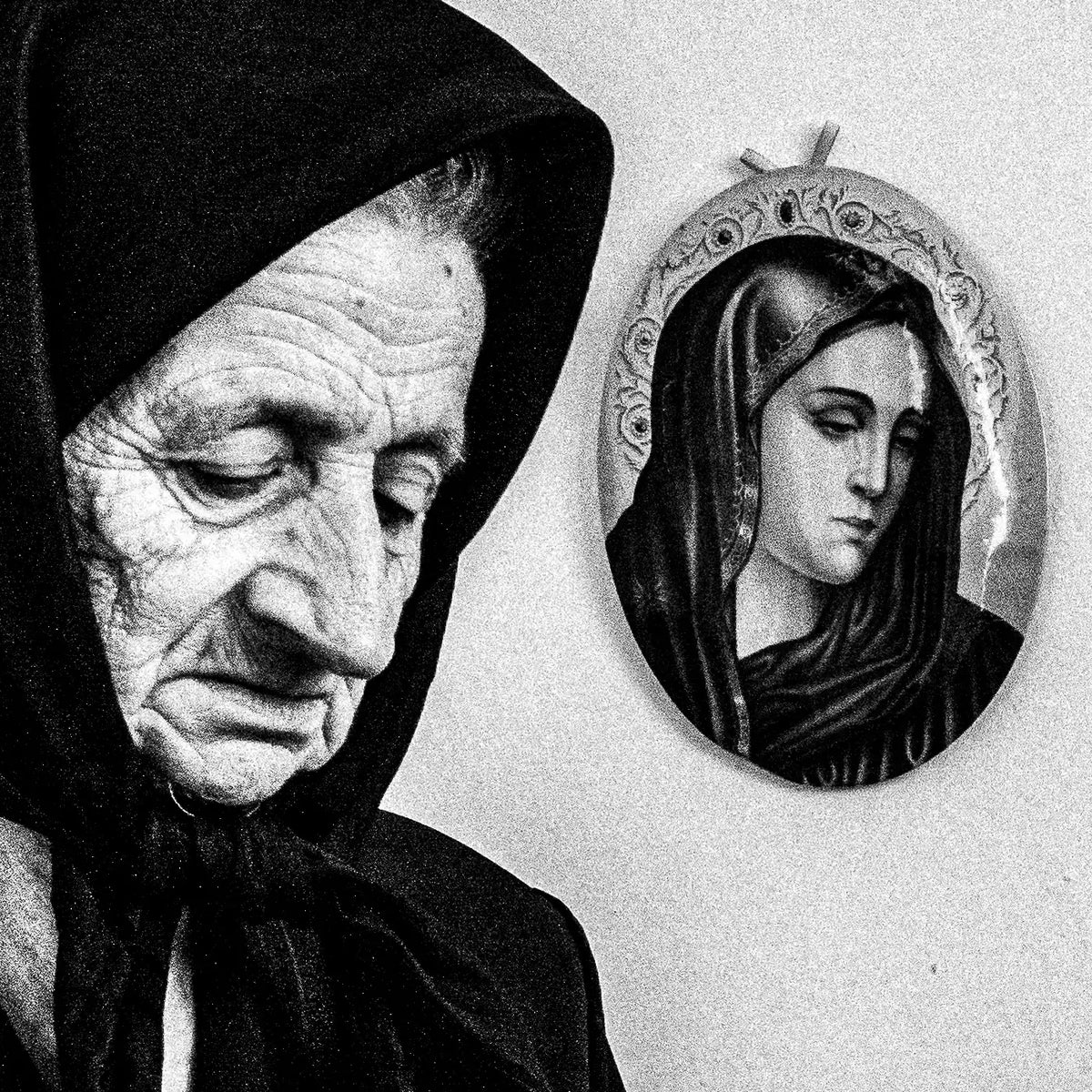Black and White Photography Wall Art Greece | Lady in Anogia working with a spinning wheel Crete by George Tatakis - detailed view